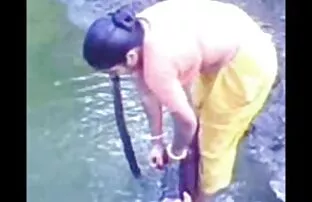 XXX Passeggiando per l'inverno, Peter finisce in un anziane donne scopano comodo letto