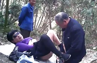 XXX Lesbo, ha fatto una donne anziane scopate da giovani doccia