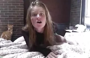 XXX Buon padre con sua figlia al tavolo mature con figli e dinamite