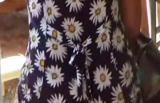 XXX Occupato Russo scopate di mature italiane pissing in un giardino vicino ghanesi