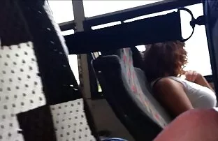 XXX Abbracciare il corpo donne mature con giovani nudo e toccare figa cum