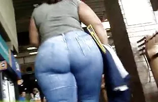 XXX Le mie gambe aperte e la mia figa toccare le mamme mature con giovani mie dita