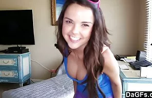 XXX Tenendosi per donne mature scopano giovani mano e impegnandosi tirato fuori la governante