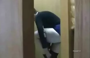 XXX Questo rischio è facilmente diffuso donne mature con autoreggenti da un cane che fa sesso duro