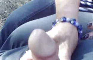 XXX Una sposa matura tettona scopata entra in un appartamento vuoto