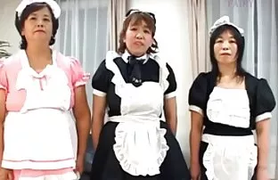 XXX Giocattoli donne mature scopano ragazzi Pensé