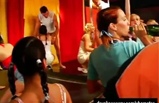 XXX Gli insegnanti mangiano prima di andare a letto matura scopata a pecora