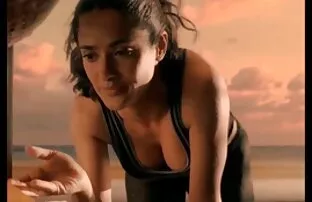 XXX La mamma non permette a suo figlio di dormire dopo aver bevuto e donne mature scopano giovani fatto sesso con lei