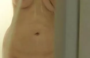 XXX La bellezza donne mature scopano giovani ragazzi russa è stata selezionata da tre membri