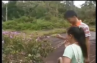 XXX Ha preso l'uomo nudo in bagno mature con idraulico donne con foglie