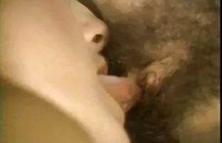 XXX Lei gioca bene mature che scopano ragazzi con il cancro dopo una bottiglia di tre ragazze