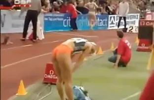 XXX Capelli biondi, inseguimento della macchina fotografica e hollow scopate adulte