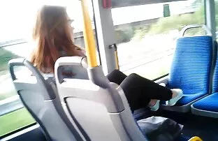 XXX Molto bella ragazza accarezzando la mano donne mature con figli