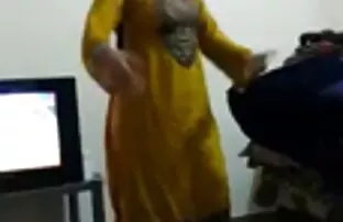 XXX Sesso estremo con vivace sotto il ponte mature scopate mentre dormono