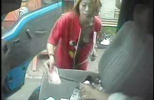 XXX Nel garage nella camera donne mature scopano con giovani