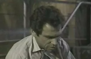 XXX Bottiglia rossa milf con idraulico nel culo