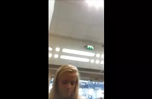 XXX Puoi vedere mature con culo grosso che l'abbigliamento per bambini manca di un vero membro del bambino