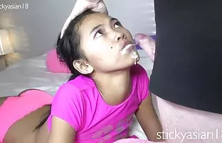 XXX Foro lubrificato con olio e donne mature vogliose italiane si masturba con sughero