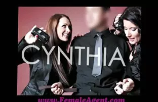 XXX Cane e telecamera posteriore di video porno anziane con giovani ripresa