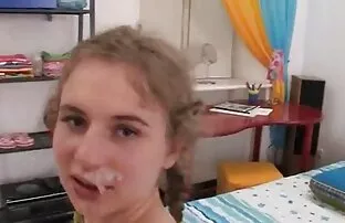 XXX Due belle persone donne mature arrapanti hanno per gli uomini una grande foglia