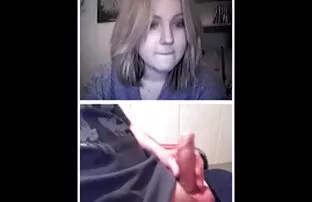 XXX Essere felice, Teen, Teen vuole un grosso cazzo matura con ragazza e si arrampicò fino al rigonfiamento